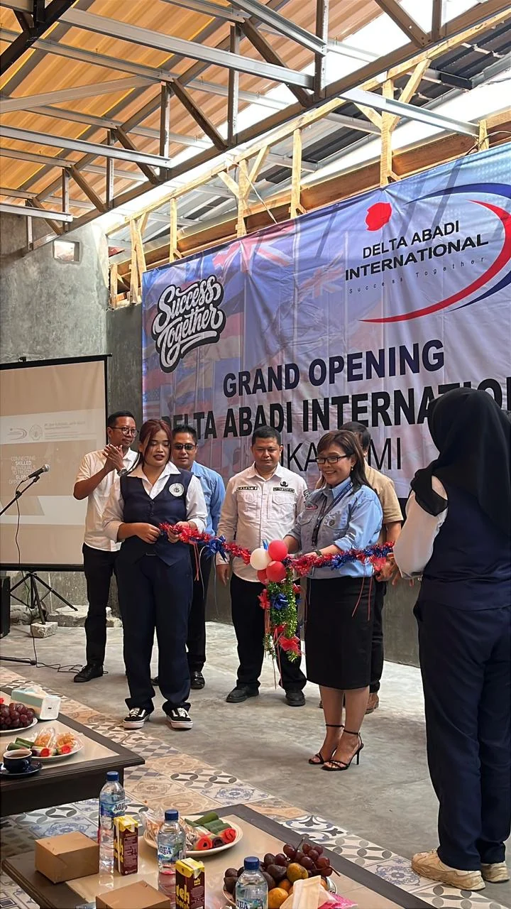 Pemotongan Pita Peresmian Cabang LPK Delta Abadi Internasional Sukabumi